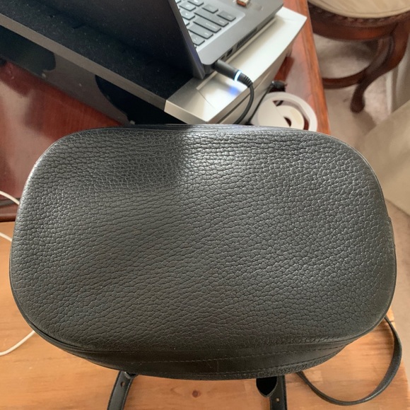 Dooney and Bourke Vintage bucket handbag. - Picture 6 of 6